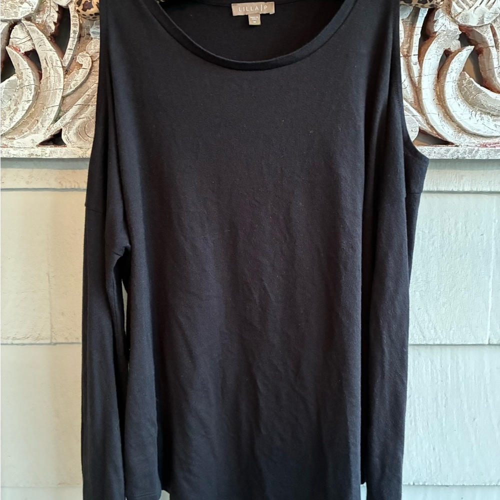Lilla P Elegant Cold Shoulder Black Tee M